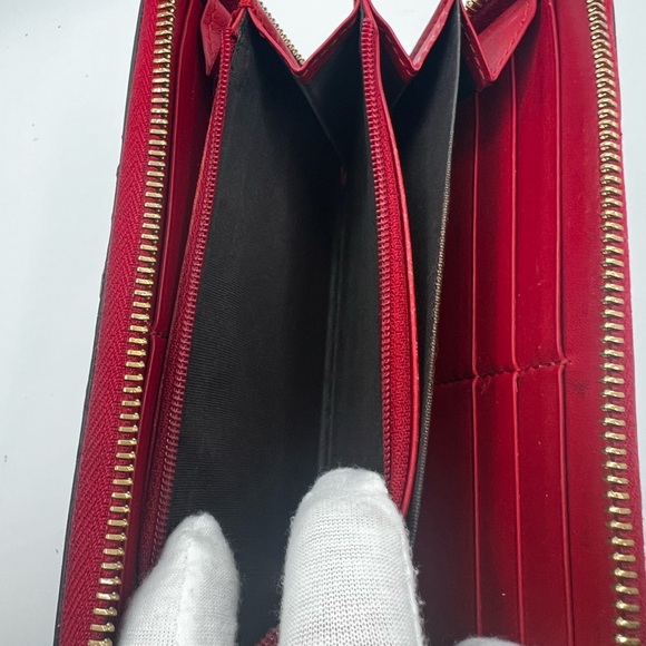 GUC Gucci GG Supreme Limited Edition Heart/Snake Long Zip Wallet - Picture 2 of 9